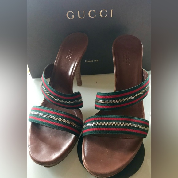 Gucci Heels - Picture 1 of 4